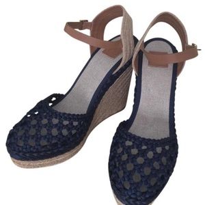 SOLD Tory Burch Navy and Tan Solemar 130 wedges